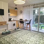 Calme Dans Belle Résidence Avec Piscine • Parking • Wifi *