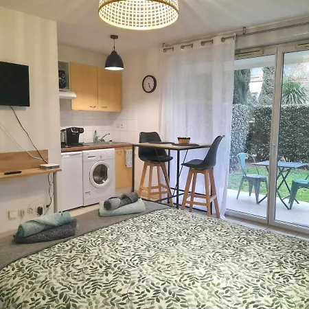Calme Dans Belle Résidence Avec Piscine • Parking • Wifi *